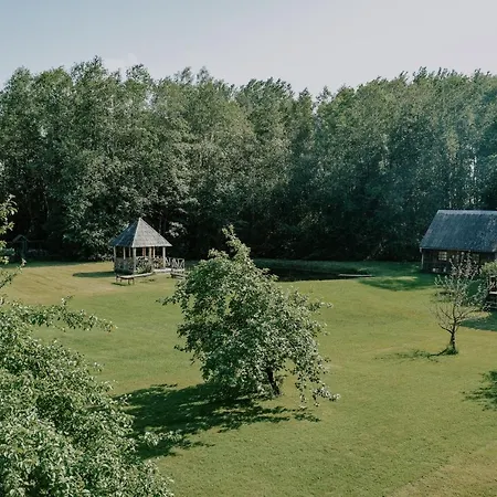 Viesu Nams Laucini